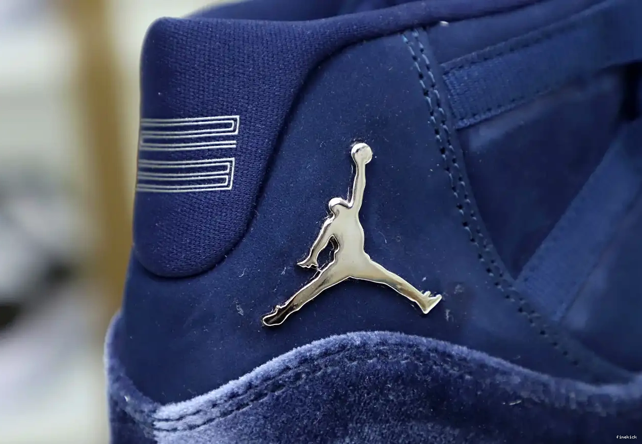 11 RETRO AIR MIDNIGHT NAVY JORDAN 0331